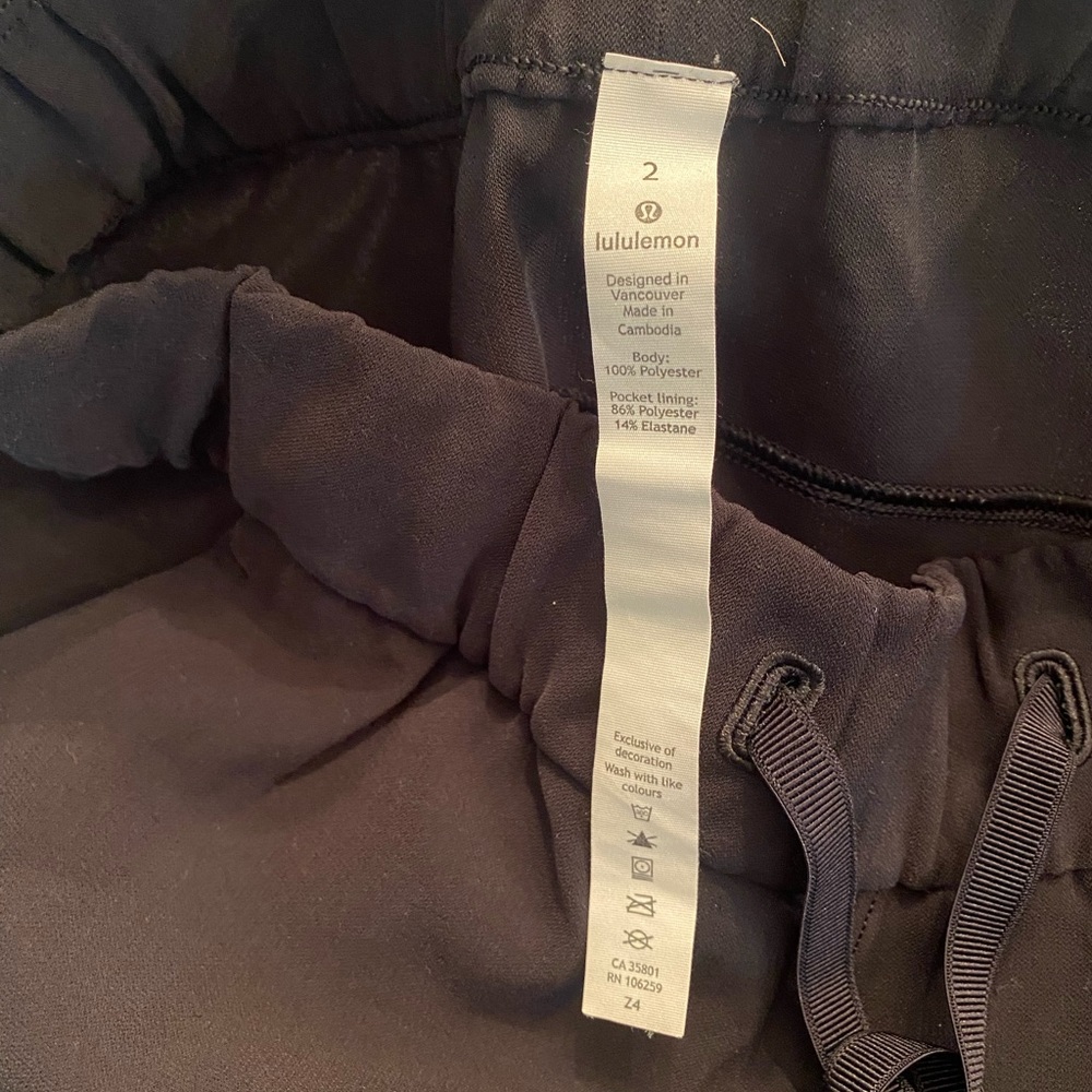 Lulu Lemon straight leg pant with drawstring